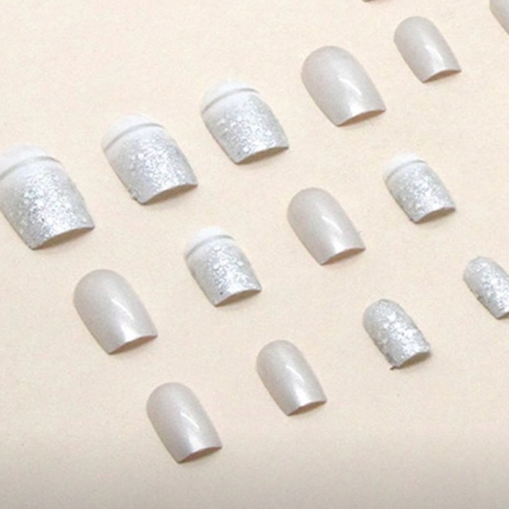 Ivory Pearl & Silver Metallic Short Square Nail Kit | 24-Piece Press-On | New - Picture 3 of 7